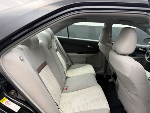 Used 2013 Toyota Camry LE FWD image 25