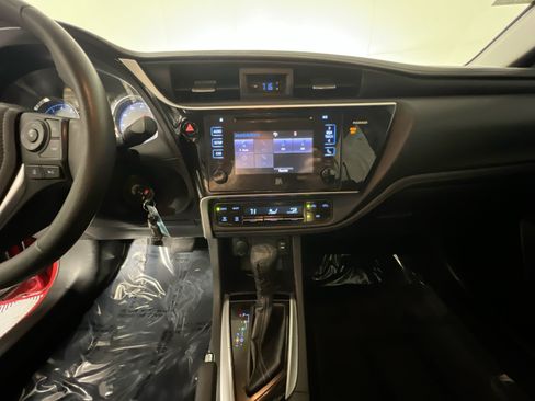 Used 2017 Toyota Corolla SE FWD image 25