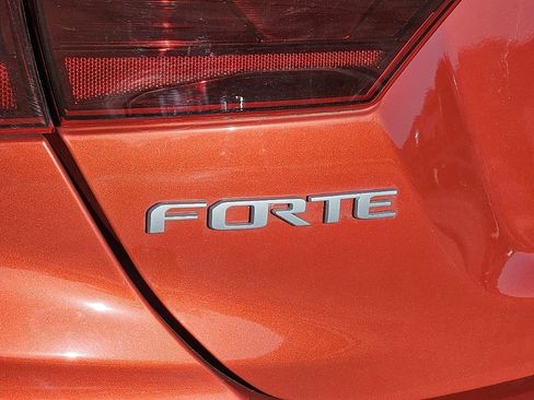 Used 2023 Kia Forte LXS w/ LXS Technology Package FWD image 15