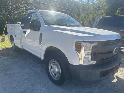 Used 2018 Ford F350 XL w/ Power Equipment Group image 4