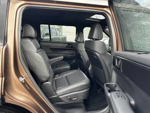 Used 2024 Hyundai Santa Fe Calligraphy image 11