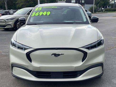 Used 2025 Ford Mustang Mach-E Premium AWD/4WD image 8