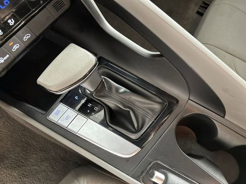 Certified 2024 Hyundai Elantra SEL FWD image 21