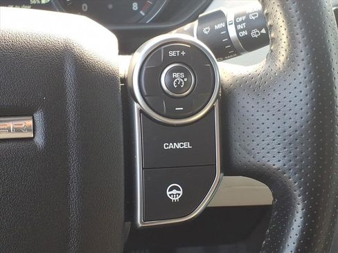 Used 2016 Land Rover Range Rover Sport HSE image 18