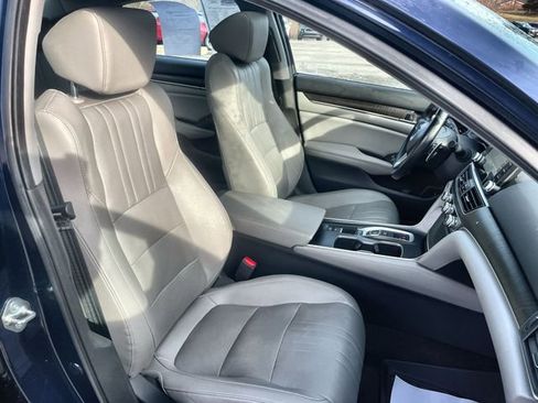 Used 2020 Honda Accord Touring image 28