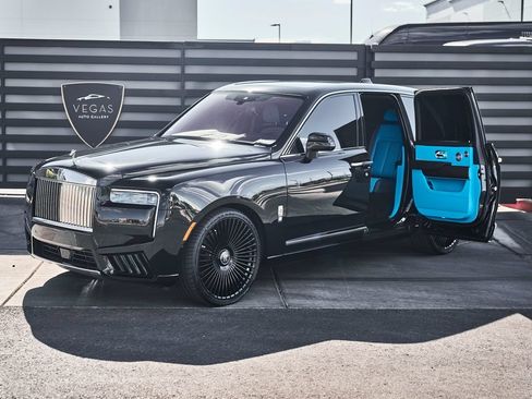 Used 2025 Rolls-Royce Cullinan AWD/4WD image 5