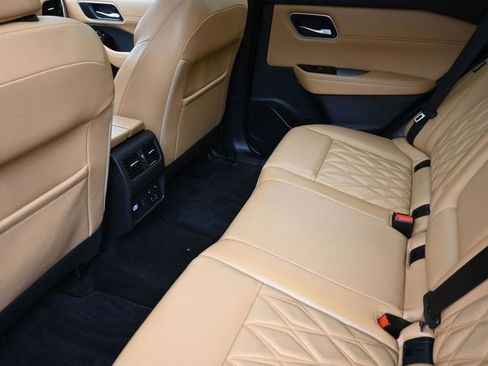 Used 2021 Nissan Rogue Platinum image 21