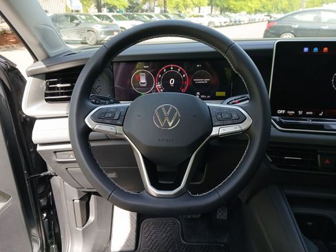 New 2026 Volkswagen Tiguan SE AWD/4WD image 14