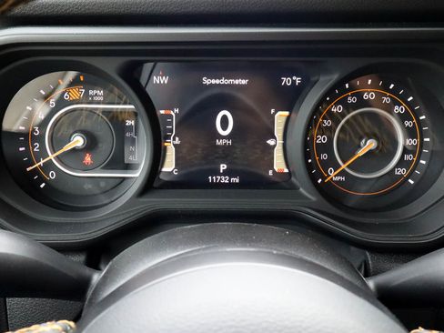 Used 2024 Jeep Wrangler Willys AWD/4WD image 33