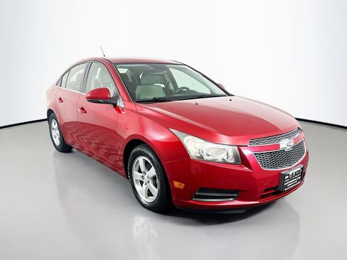 Used 2013 Chevrolet Cruze LT w/ Enhanced Safety Package FWD image 1