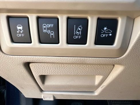 Used 2018 Subaru Outback 2.5i Limited AWD/4WD image 22