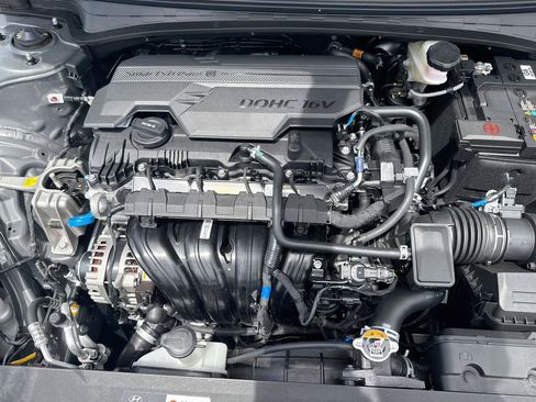 New 2026 Hyundai Elantra Limited FWD image 22