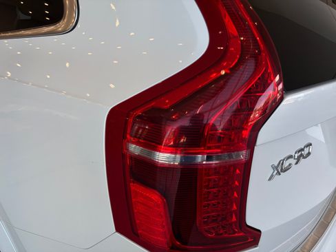 Used 2017 Volvo XC90 T6 Momentum w/ Vision Package AWD/4WD image 18