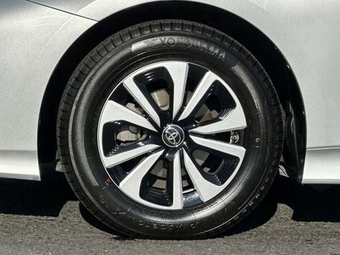 Certified 2018 Toyota Prius Prime Premium image 38