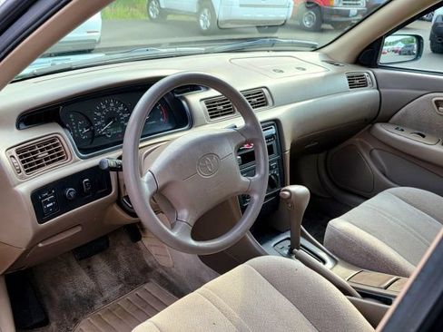 Used 2000 Toyota Camry LE FWD image 11