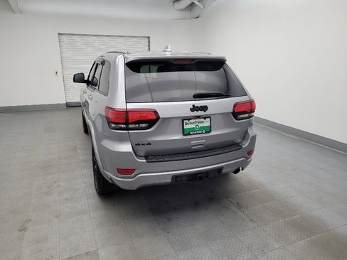 Used 2019 Jeep Grand Cherokee Altitude image 6