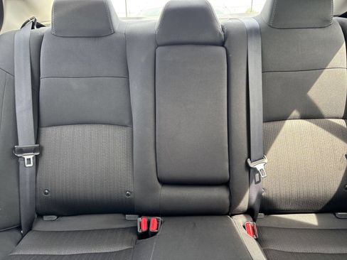 Used 2025 Nissan Altima 2.5 SV FWD image 38
