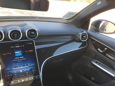 Used 2024 Mercedes-Benz GLC 300 w/ Winter Package image 19