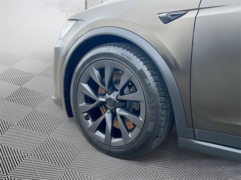 Used 2022 Tesla Model X image 31