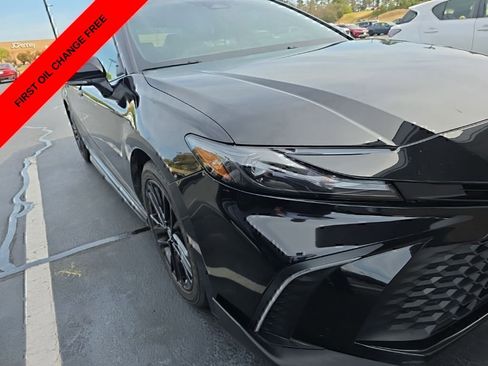 Used 2025 Toyota Camry SE w/ Convenience Package FWD image 10