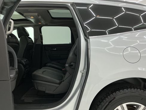 Used 2015 Chevrolet Traverse LT FWD image 20