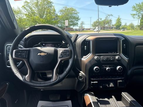 Used 2022 Chevrolet Silverado 2500 High Country w/ Technology Package AWD/4WD image 20