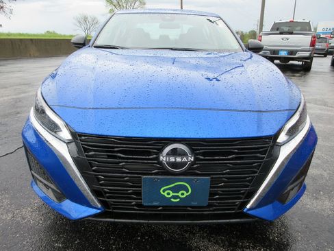 Used 2025 Nissan Altima 2.5 SV image 8