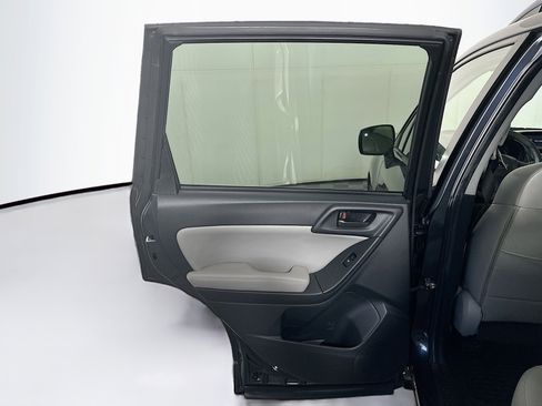 Used 2016 Subaru Forester 2.5i Premium image 26
