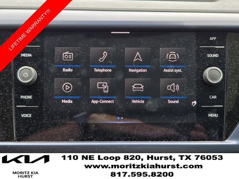 Used 2024 Volkswagen Taos SE w/ Panoramic Sunroof Package FWD image 7