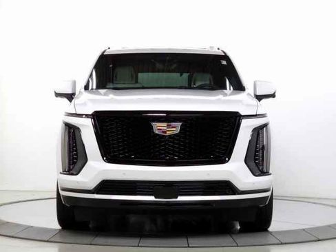 Certified 2025 Cadillac Escalade Sport Platinum image 13