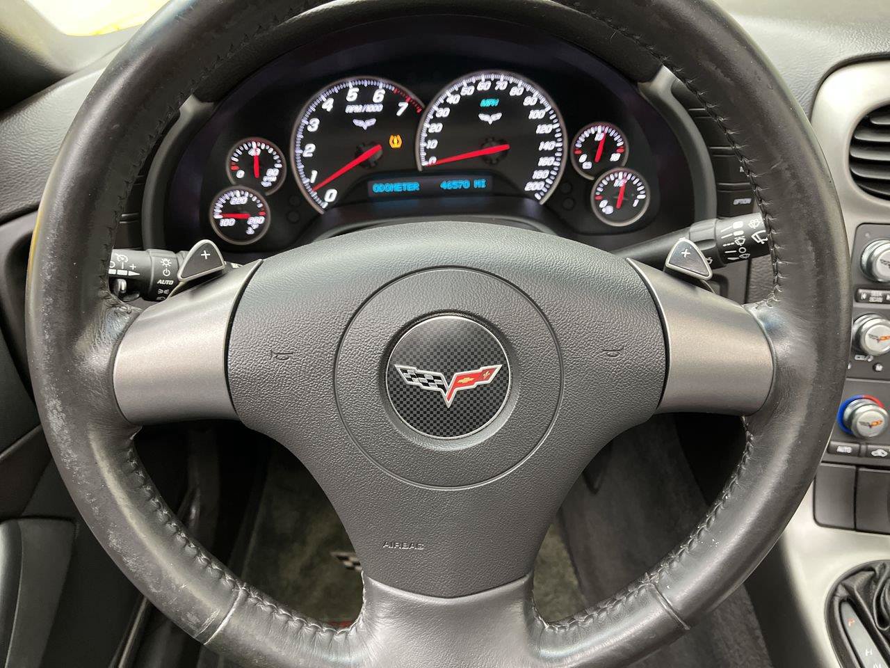 Used 2007 Chevrolet Corvette Coupe w/ Performance Package RWD image 11