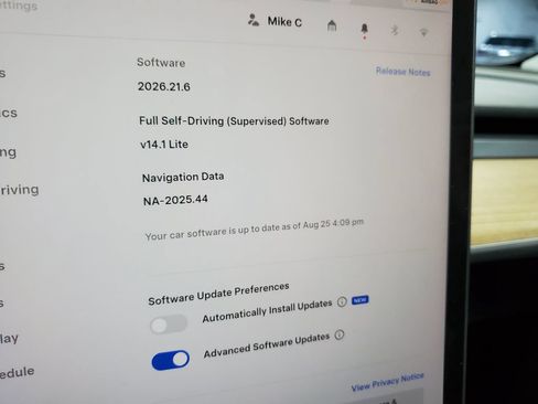 Used 2023 Tesla Model Y Long Range AWD/4WD image 32