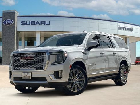 Used 2023 GMC Yukon XL Denali AWD/4WD image 1