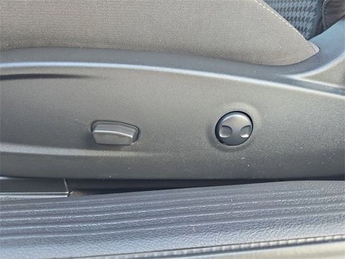 Certified 2023 Dodge Challenger R/T w/ Blacktop Package image 15