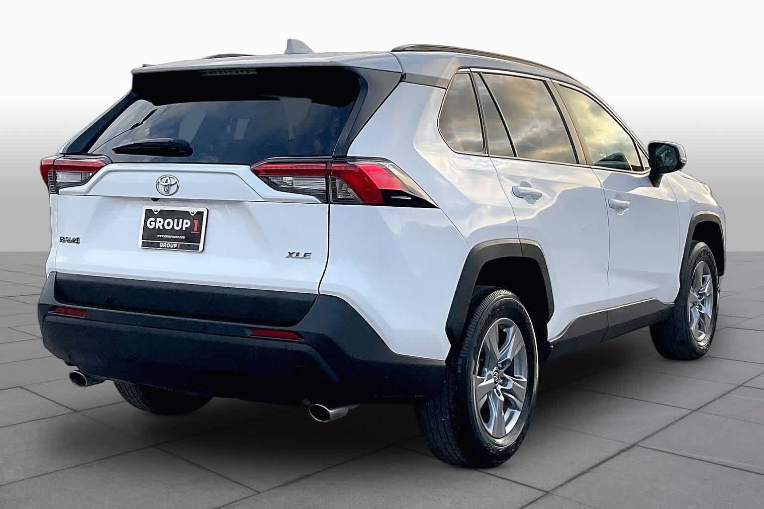 Used 2025 Toyota RAV4 XLE w/ Weather Package FWD image 12