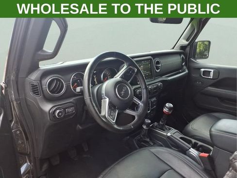 Used 2019 Jeep Wrangler Unlimited Sahara AWD/4WD image 15