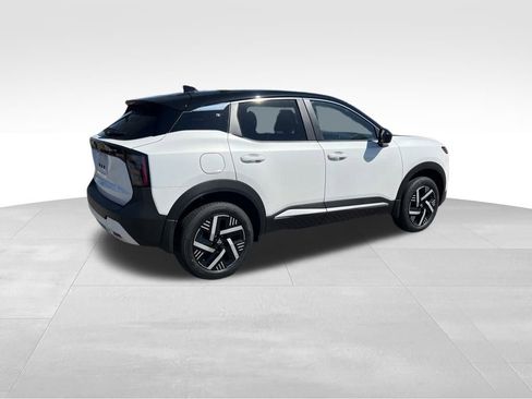 New 2025 Nissan Kicks SV w/ Illumination Package image 4