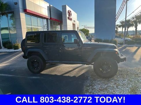 Used 2016 Jeep Wrangler Unlimited Rubicon w/ Connectivity Group AWD/4WD image 2