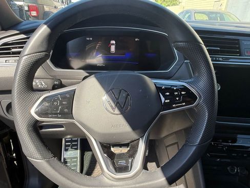Used 2023 Volkswagen Tiguan SE R-Line image 13