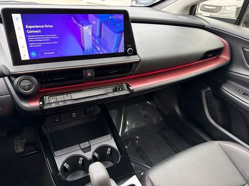 Used 2024 Toyota Prius Prime FWD image 25