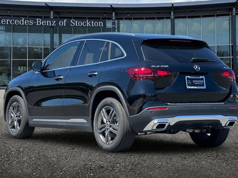 New 2025 Mercedes-Benz GLA 250 4MATIC image 6