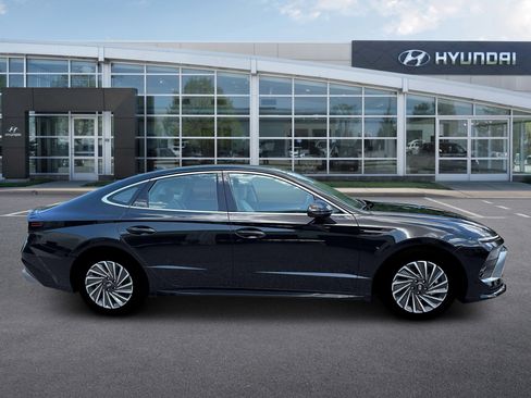 New 2026 Hyundai Sonata SEL FWD image 9