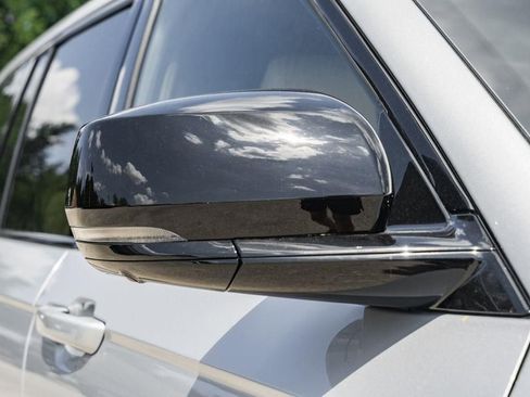 New 2025 Jeep Grand Cherokee Limited w/ Luxury Tech Group II image 16