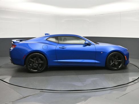 Used 2018 Chevrolet Camaro SS RWD image 8