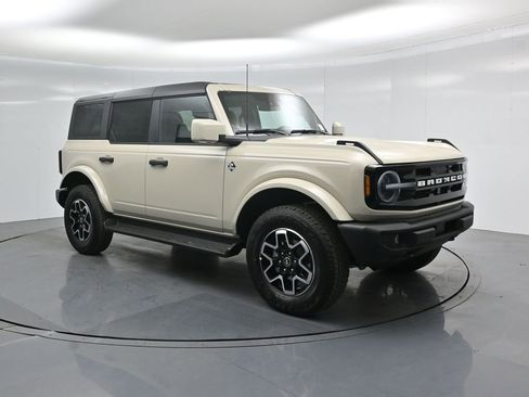 New 2026 Ford Bronco Outer Banks image 24