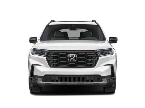 Used 2025 Honda Pilot TrailSport image 4