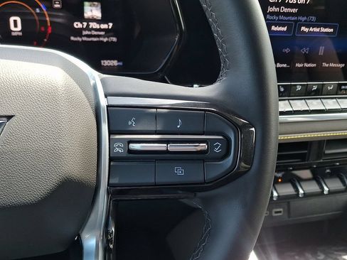 Used 2024 Chevrolet Colorado ZR2 w/ Safety Package AWD/4WD image 21