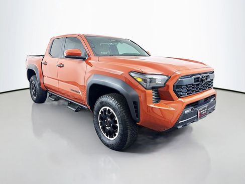 Used 2025 Toyota Tacoma TRD Off-Road image 3