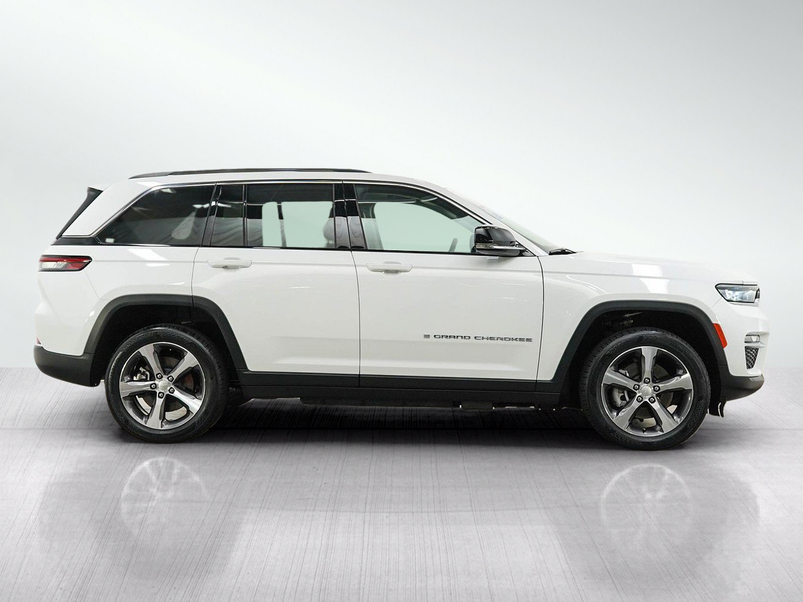 Used 2023 Jeep Grand Cherokee 4WD 4xe image 6
