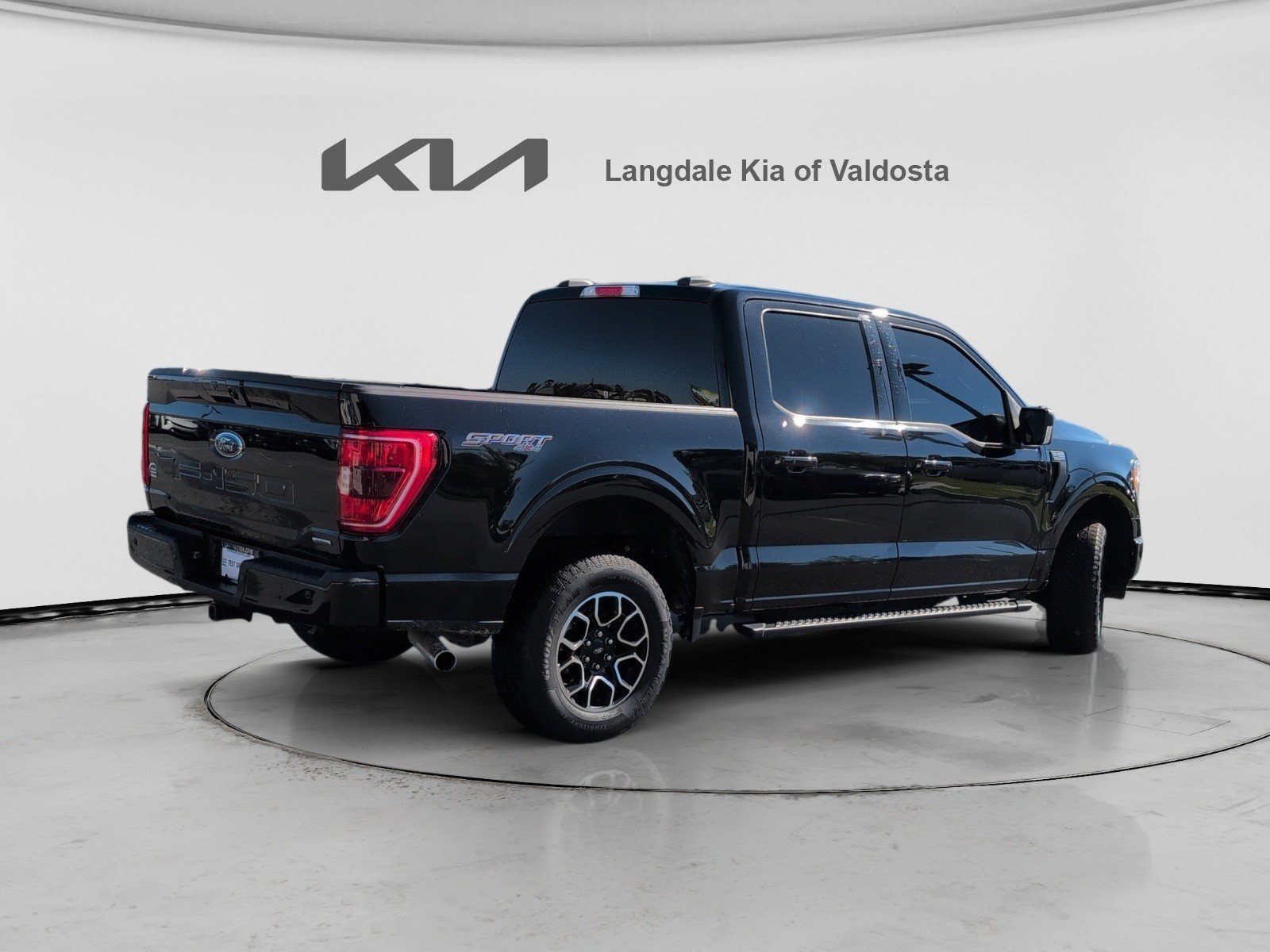 Used 2023 Ford F150 XLT w/ Equipment Group 302A High AWD/4WD image 4